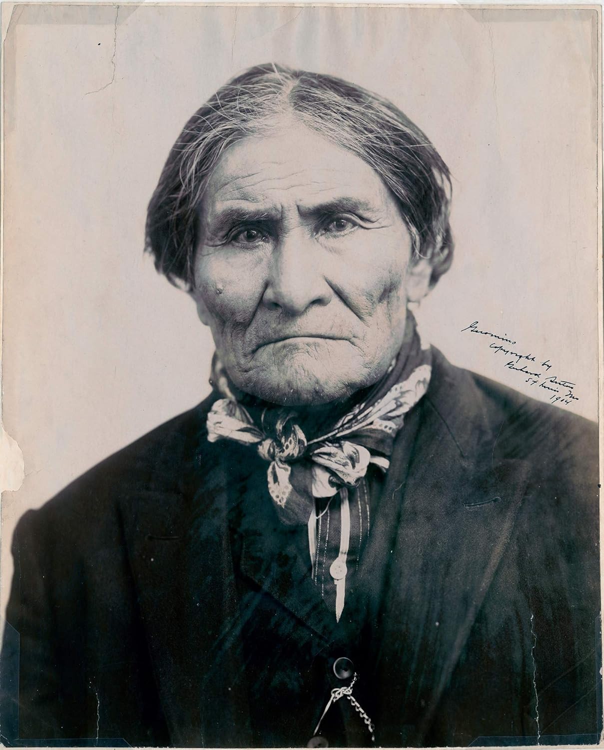 Photographs - Geronimo Photograph - Historical Artwork from 1904 - (4