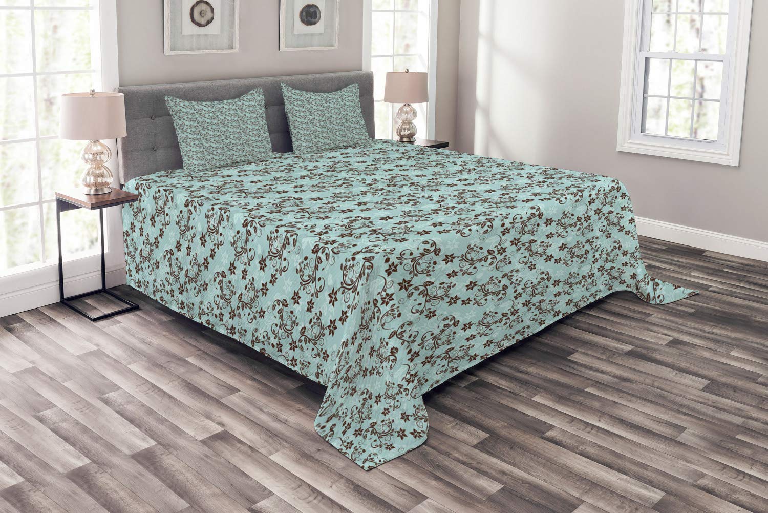 Ambesonne Floral Bedspread, Rhythmic Curvy Poinsettia Flower Art Outlines Print, Decorative Quilted 3 Piece Coverlet Set with 2 Pillow Shams, Queen Size, Seafoam Dark Rosewood