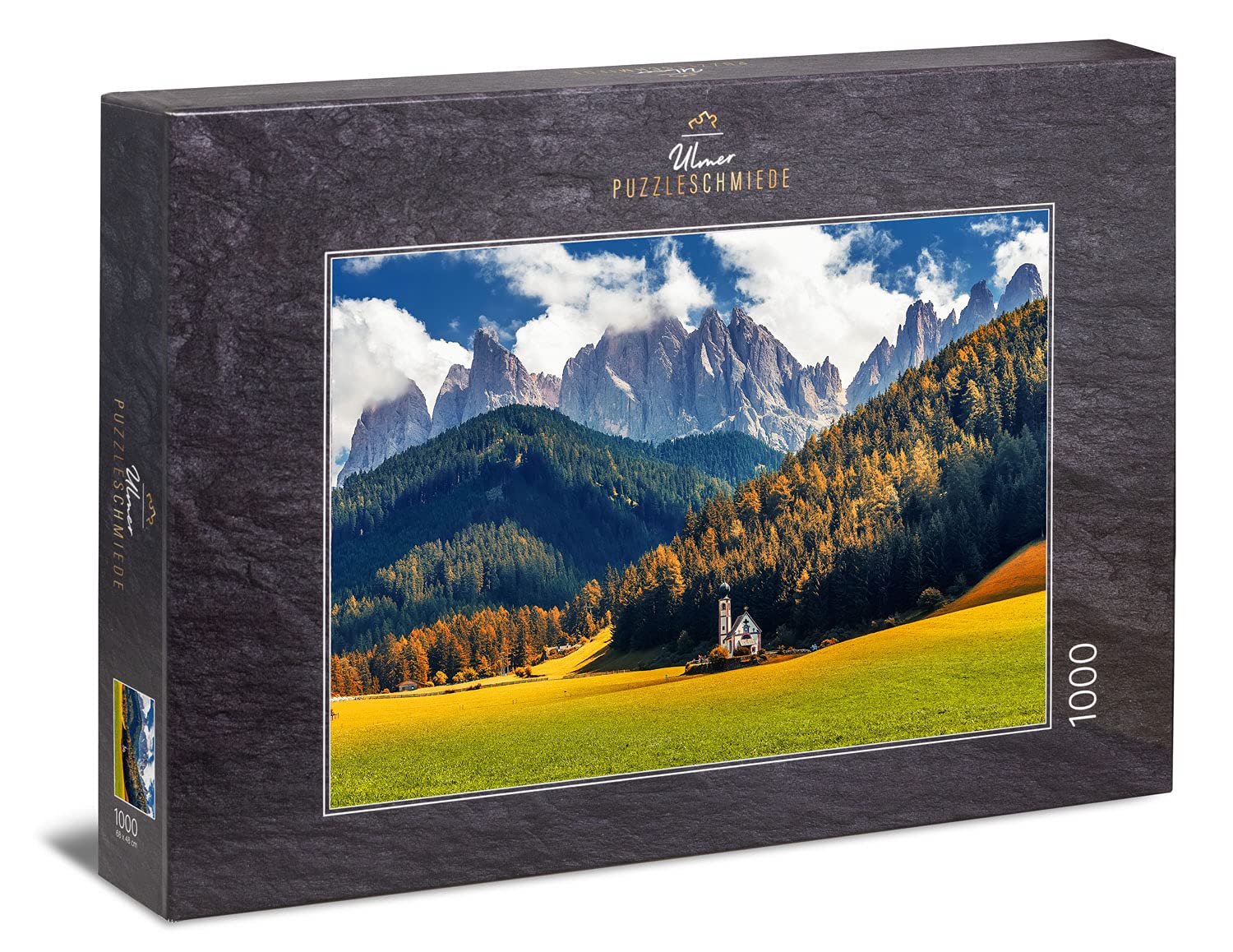 Ulmer Puzzleschmiede - Jigsaw puzzle awe – classic 1000 piece puzzle from the Alps – the little St John's Chapel in the Villnö Valley against impressive mountain peaks in South Tyrol, Italy