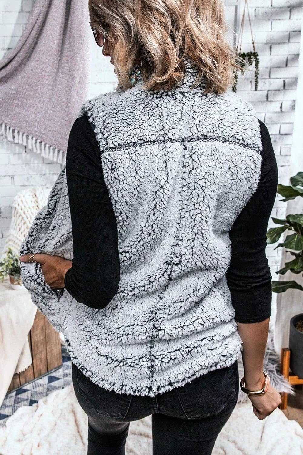 MEROKEETY Women's Casual Sherpa Fleece Lightweight Fall Warm Zipper Vest with Pockets at  Women's Coats Shop