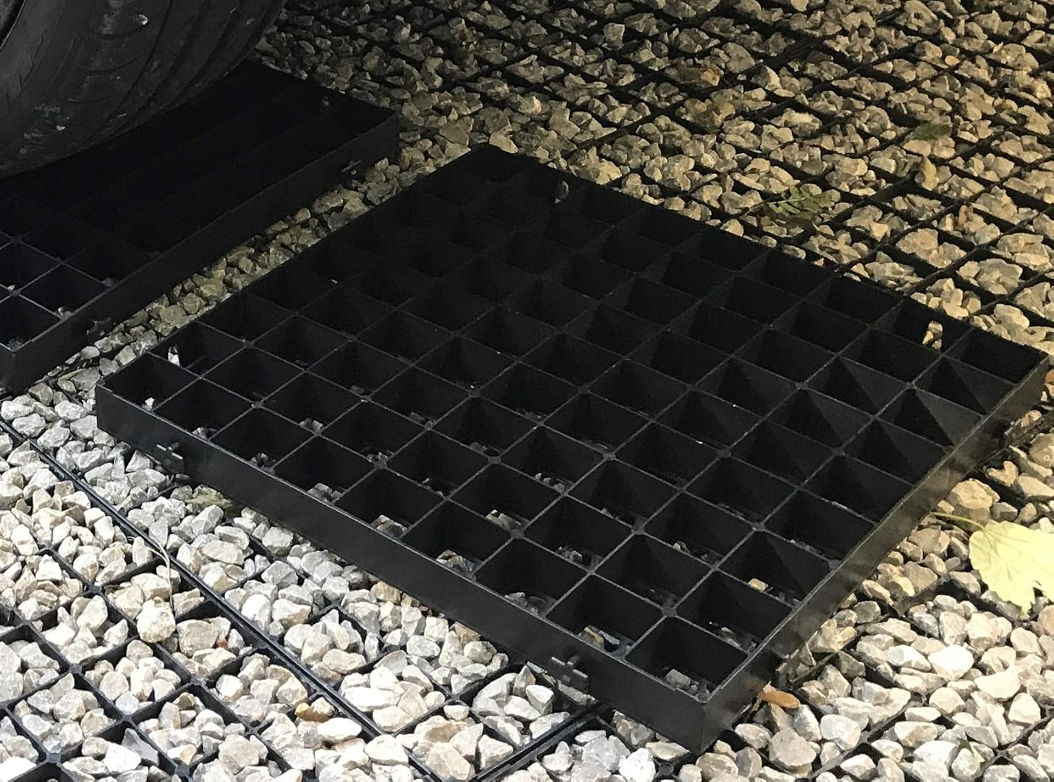 Super Saturday ECODECK ECODRIVE500 Gravel Driveway Grids Black 30