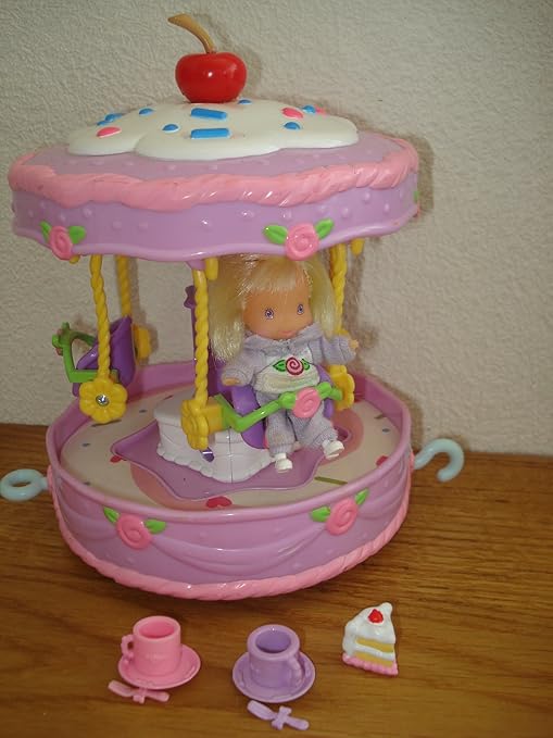 muñeca tarta de fresa amazon