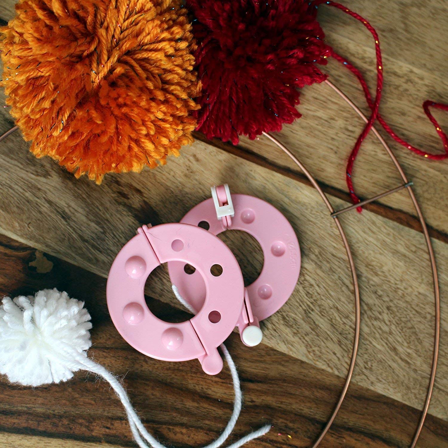Kunststoff Pom Pom Maker Set mit Verschiedenen Größen von Curtzy Charms