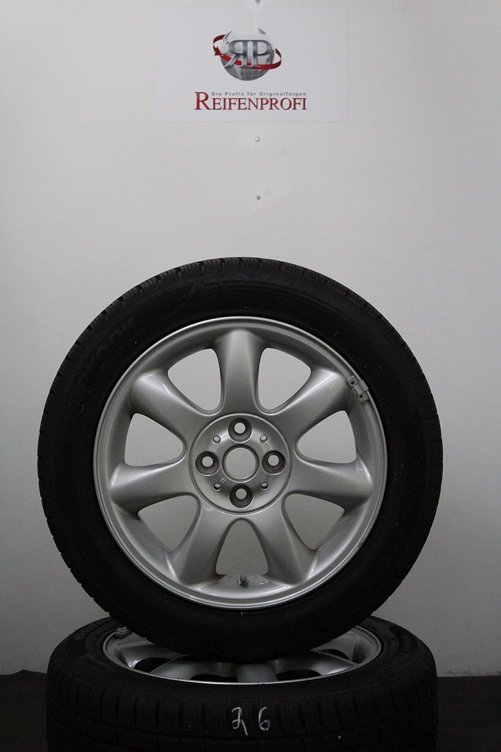 Original Mini Clubman R55 Winter Wheels 16 Inch 11 C Amazon Co Uk Car Motorbike