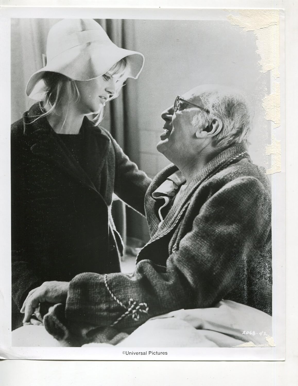 Movie Photo Girl From Petrovka Goldie Hawn Gregoire Aslan 8x10 B W Promo Still At Amazon S Entertainment Collectibles Store