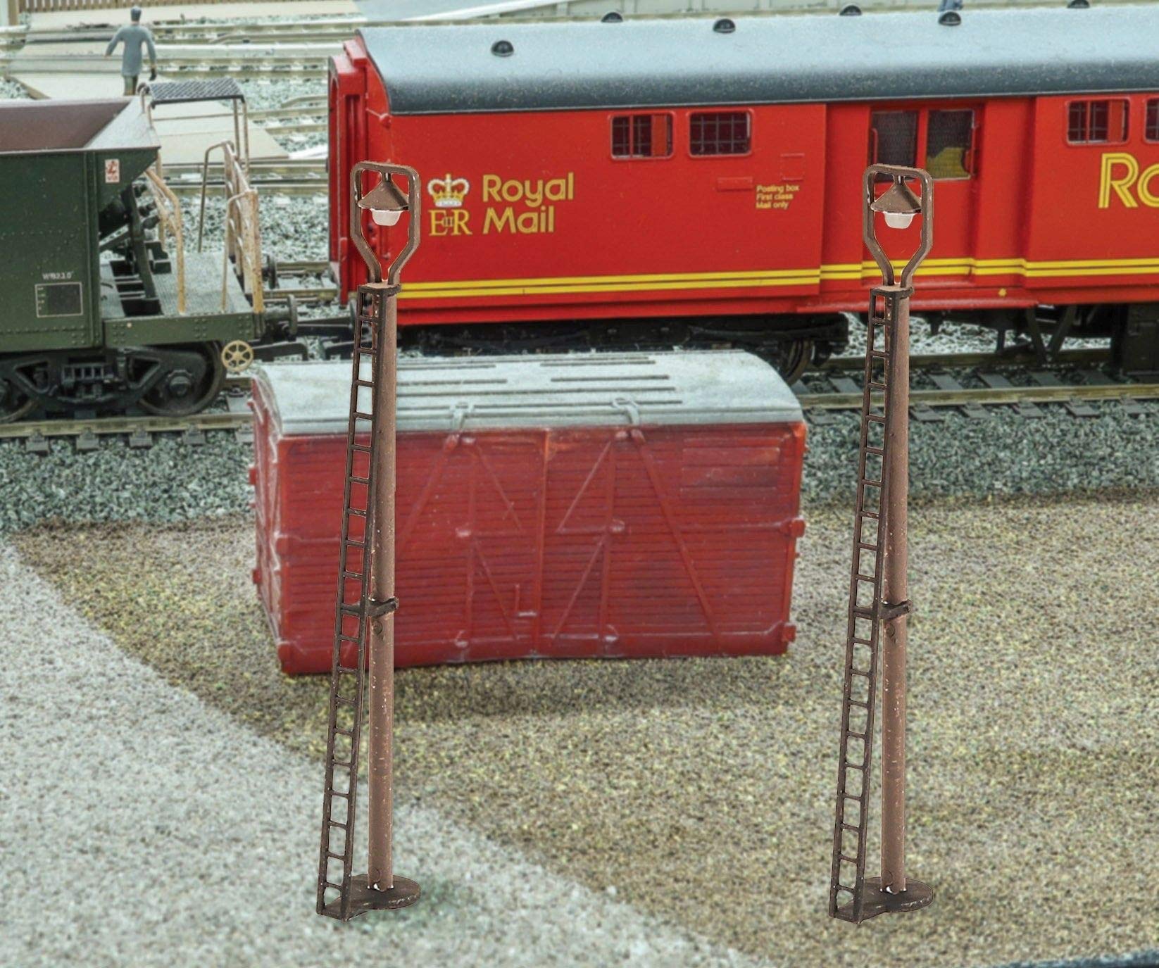 Modelscene 5047 Yard Lamps (6)