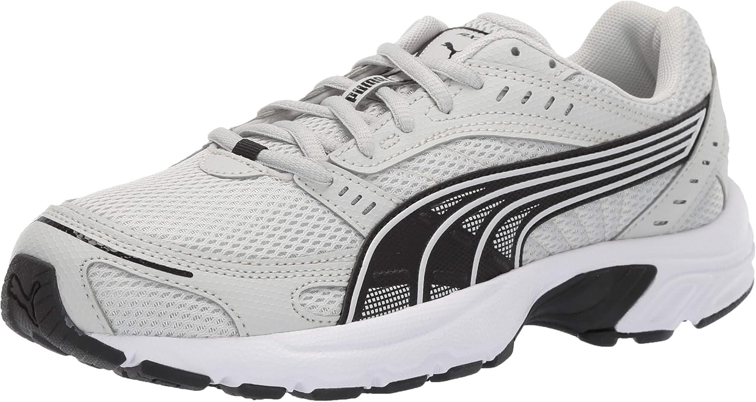 puma white sports shoes