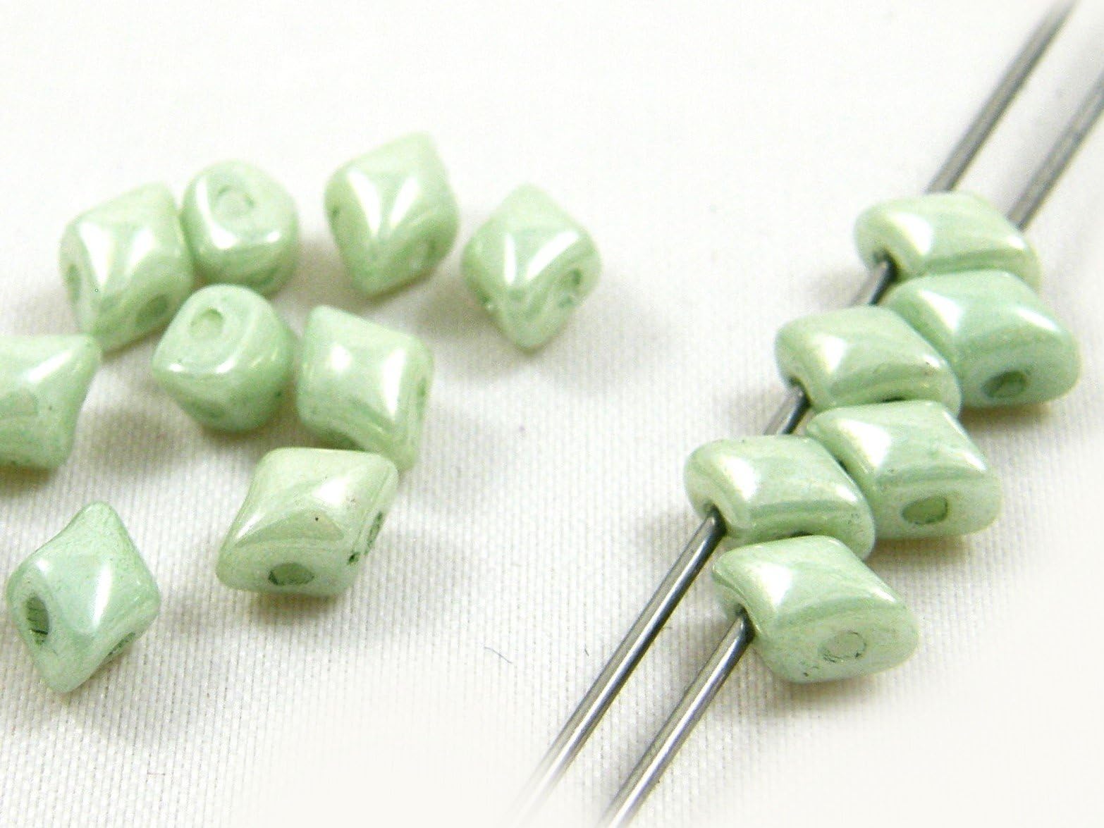 5mm TWO DUO HOLE CZECH GLASS VARIO DIAMOND BEADS - 37 COLOURS - 5G (APROX 50PCS) - CHALK GREEN - VD008