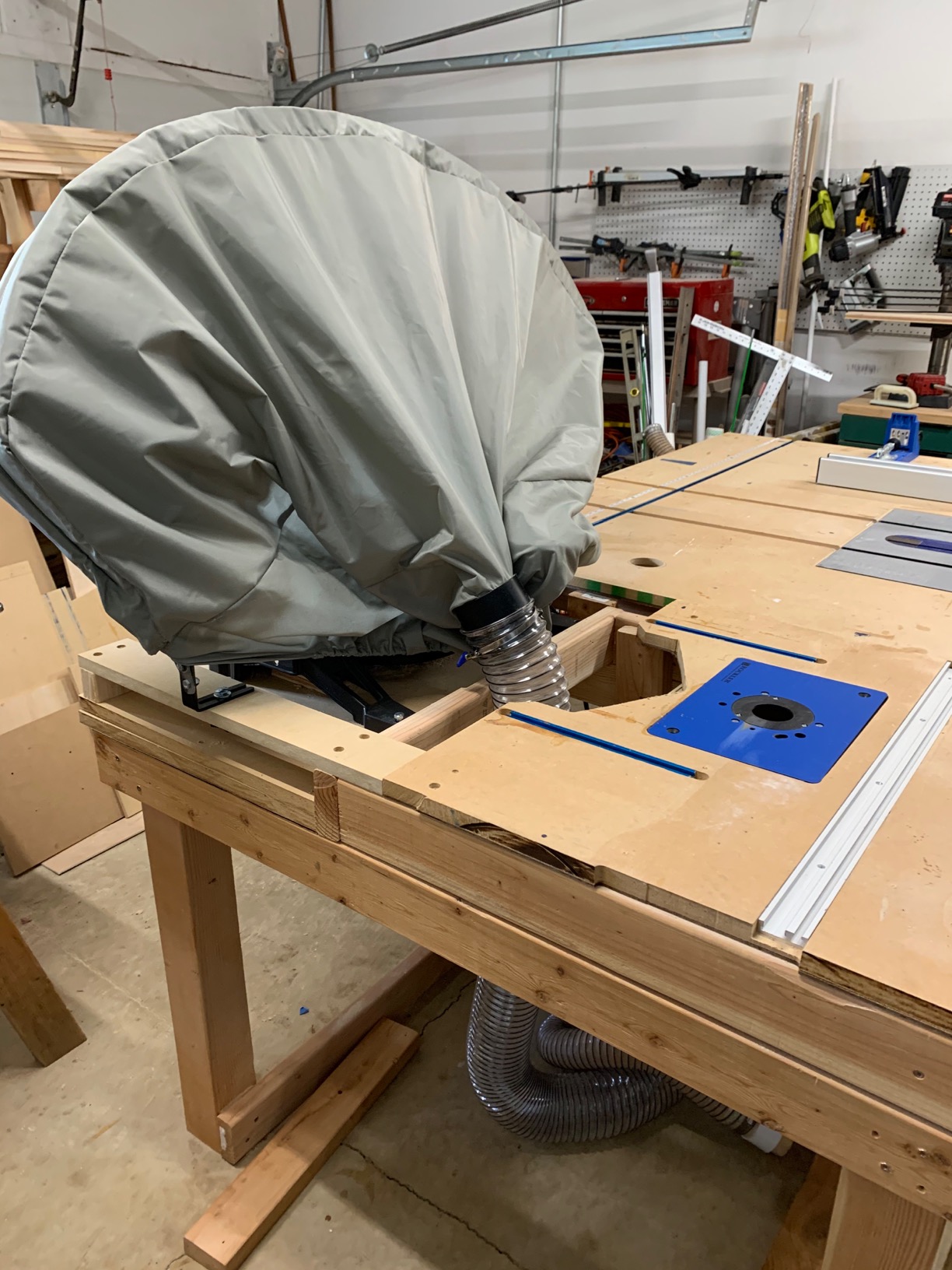 27/mo Finance Rousseau 5000 Dust Solution for Miter Saws, Silver