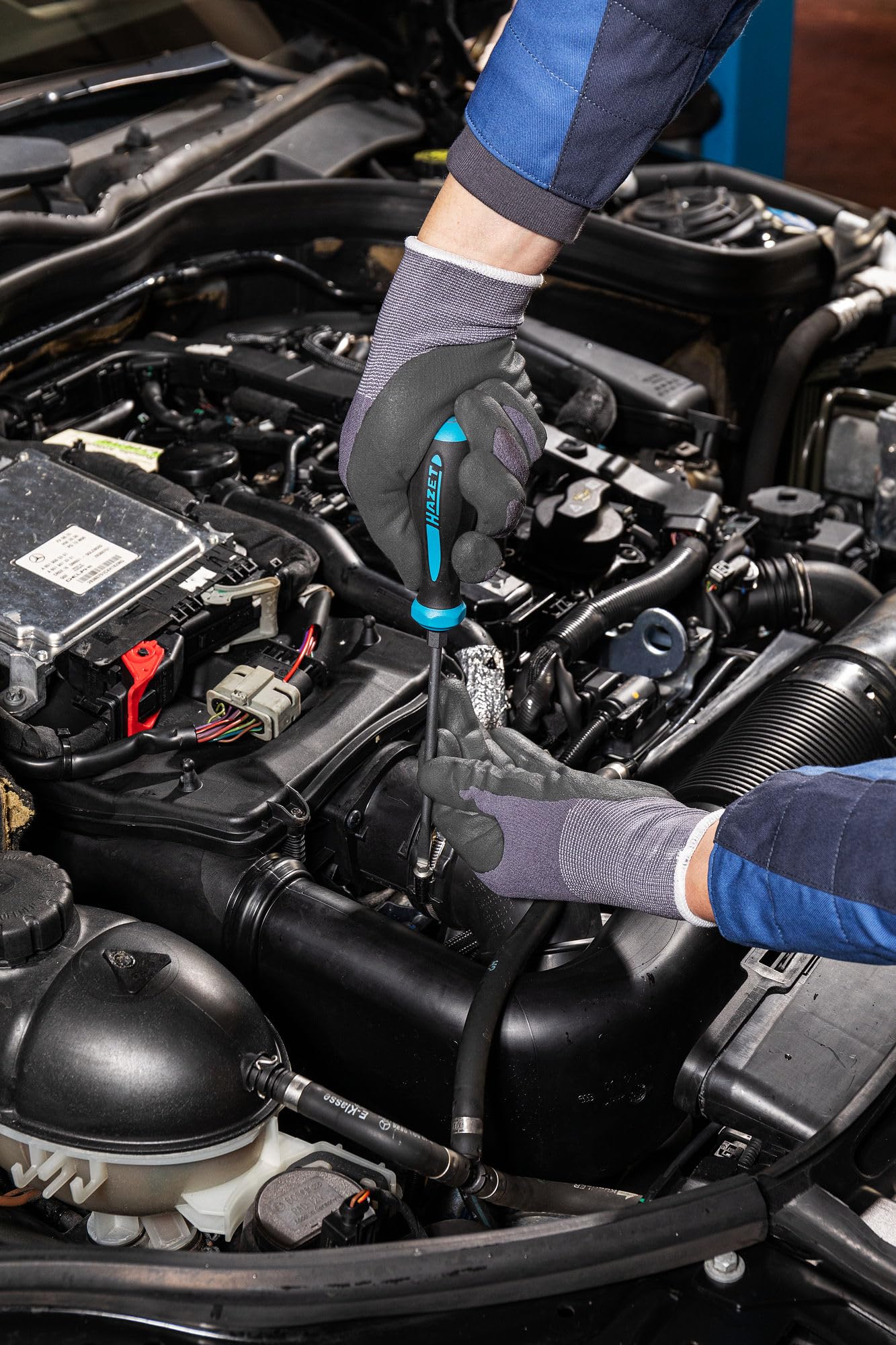 HAZET Schraubendreher-Satz 802/5 I Schlitz- und Kreuzschlitz Profil I Mattverchromte Klinge mit brünierter Spitze I 5-teiliges Set 4