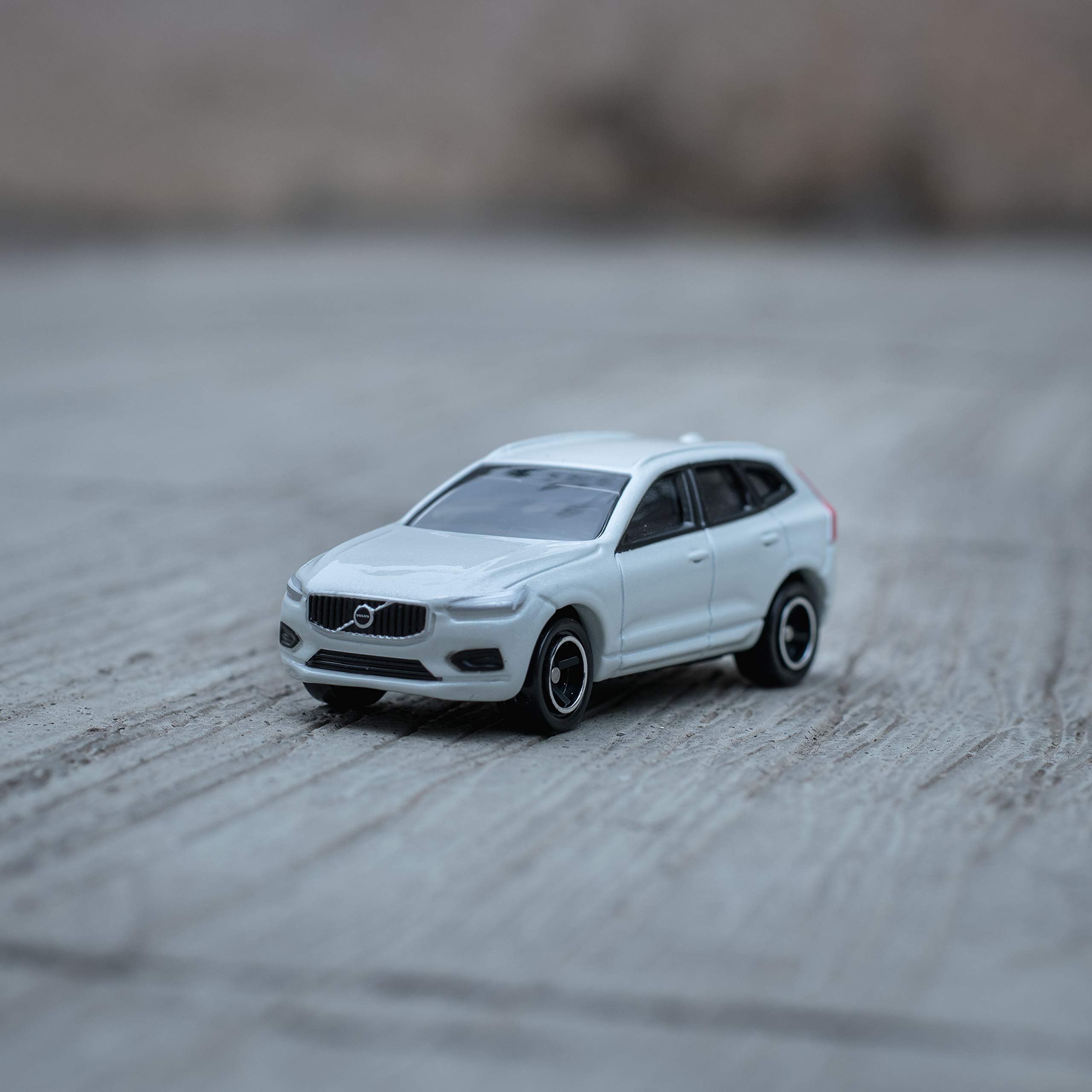 TOMICA No. 22 Volvo XC60