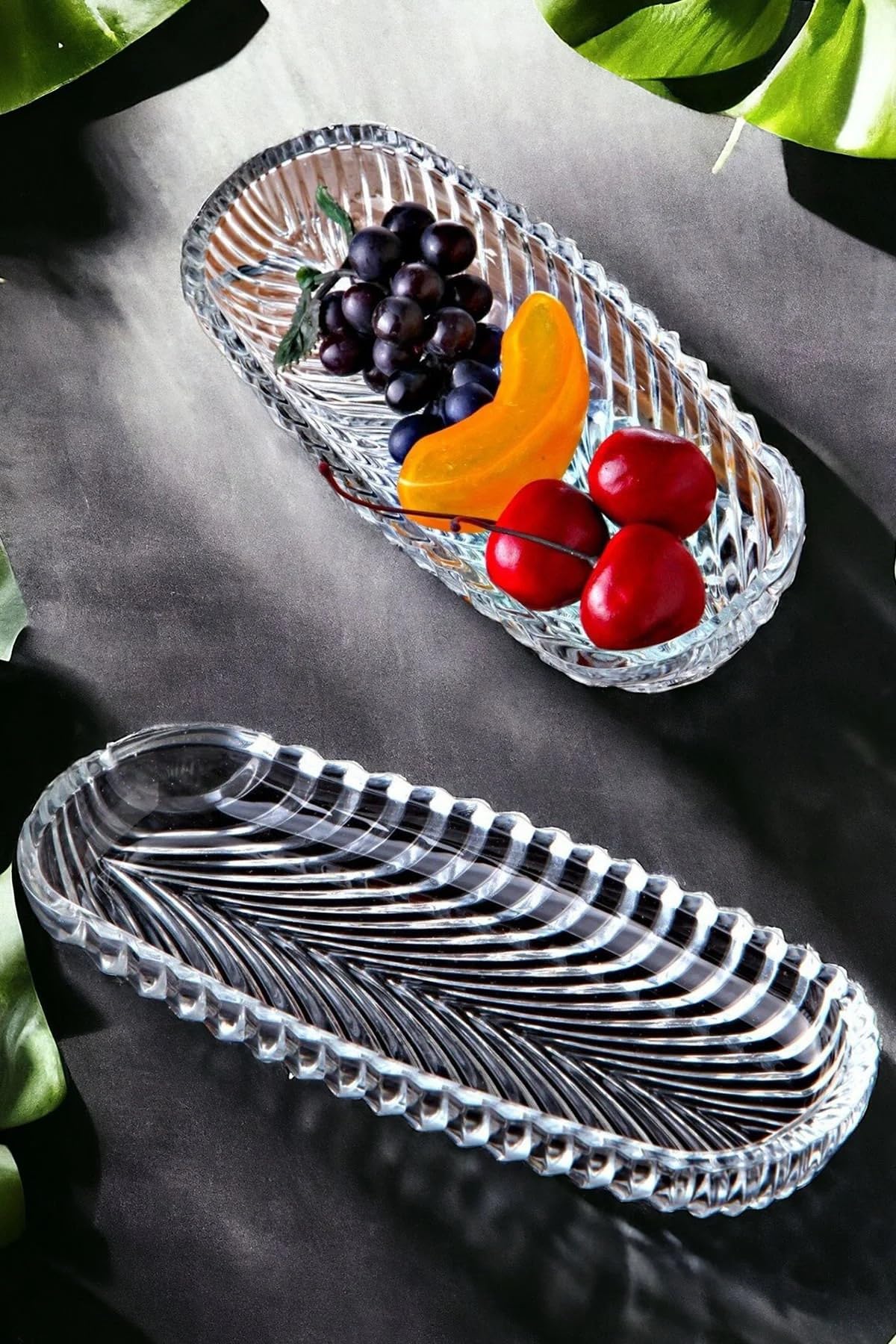 Pack of 2 Meze Breakfast Boat Serving Plates Made of Cut Crystal Glass Cake Plate Cake Plate Glass Kitchen Plate Cake Plate Rectangular Cake Plate Machine Washable 180 cc, 20 x 8 x 2.5 cm (4)