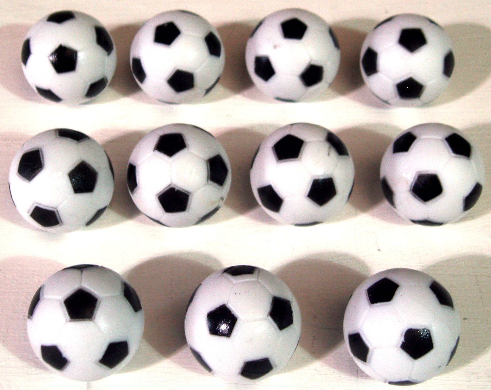 SGL 11 x BLACK & WHITE 35 mm FOOTBALL/FOOSBALL BALLS FOR TABLE FOOTBALL**
