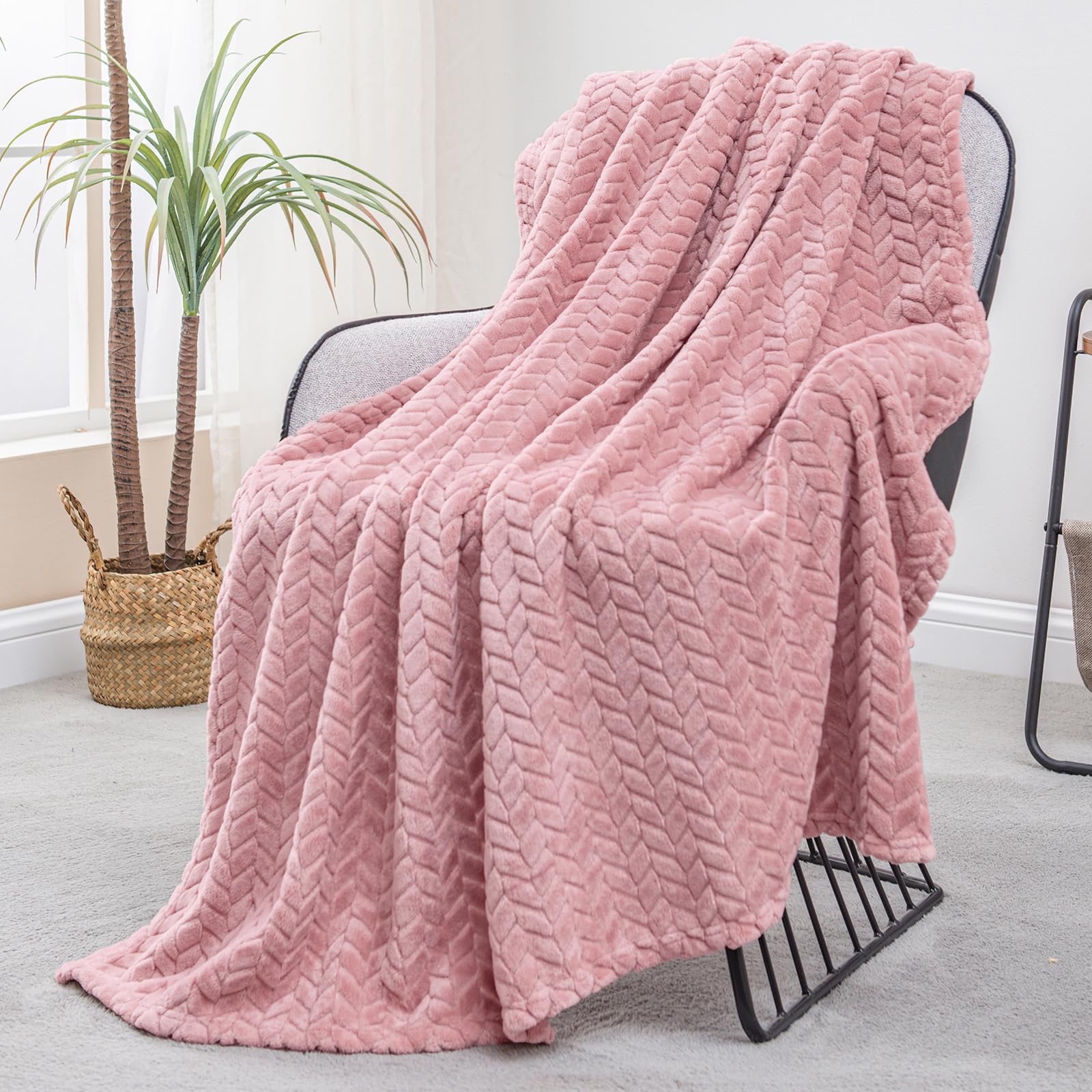 Exclusivo Mezcla Fleece Throw Blanket for Sofa and Bed, 127x178 CM Soft Cozy Jacquard Flannel Blankets, Lightweight Fuzzy Plush Warm Throws for All Seasons, Dusty Pink
