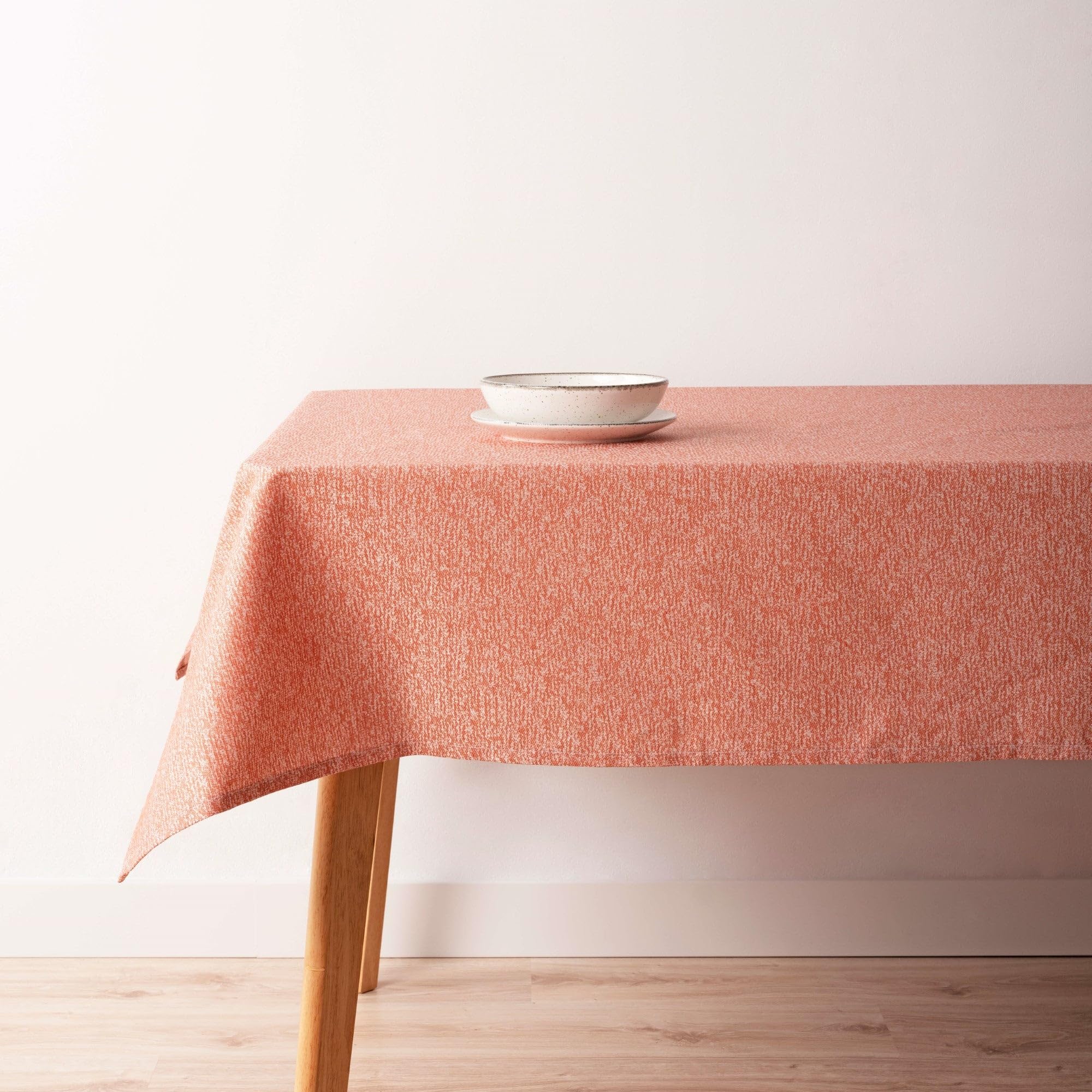 BELUM | Stain Resistant Jacquard Tablecloth Size 200 x 155 cm – Stain Resistant Tablecloth, Extra Soft Touch – Fabric Tablecloth 70% Cotton – 30% Polyester Model 000-068
