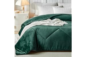 WARMDERN Alaskan King Size 120"x132" Velvet Comforter Duvet Insert - 100% Milk Velvet Bedding Comforters with Wave Textured Pattern, Ultra Soft Lightweight Warm Bedding Comforter, Emerald Green