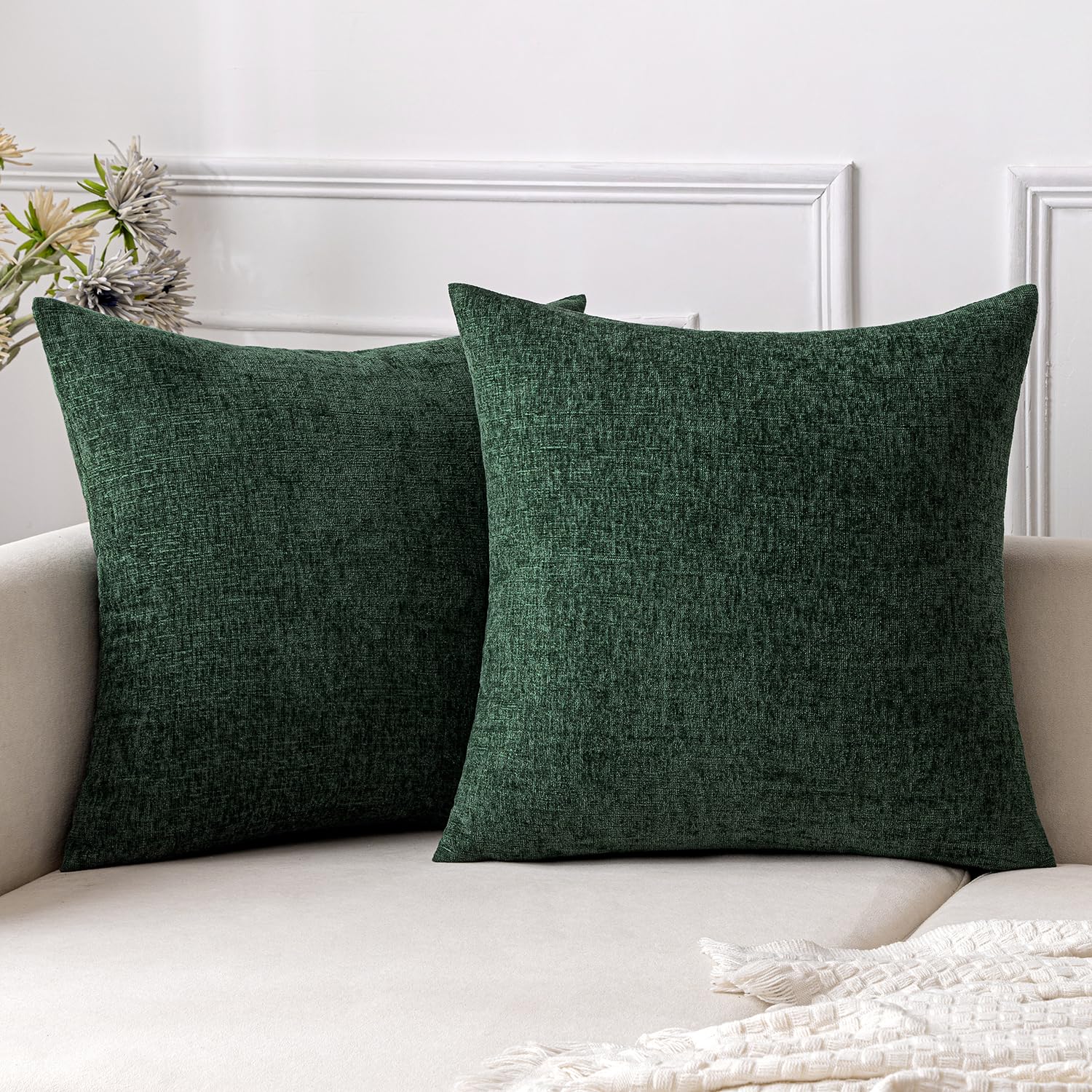 EMEMA Green Christmas Throw Pillow Covers 18x18 Inch Pack of 2 Soft Chenille Decorative Couch Pillow Covers Modern Solid Dyed Pillowcases for Sofa Bed (Only Covers)