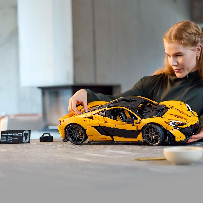 Technic McLaren P1, Set mit Supersportwagen für Erwachsene, Geschenk für Autofans, maßstabsgetreues Sammlerstück mit V8-Kolbenmotor und 7-Gang-Getriebe, Modellauto, Spielzeugauto Set 42172 — Foto 8 von 8