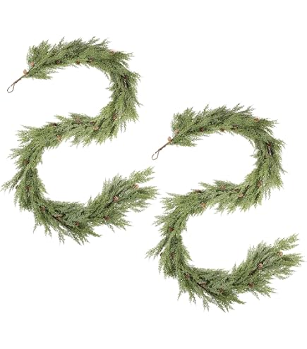 DOKKOME Guirlandes de Noël de 2,7 m - Guirlande de pin Norfolk réaliste - Guirlande de verdure artificielle pour cheminée, fenêtre, escaliers, décorations de Noël d'hiver
