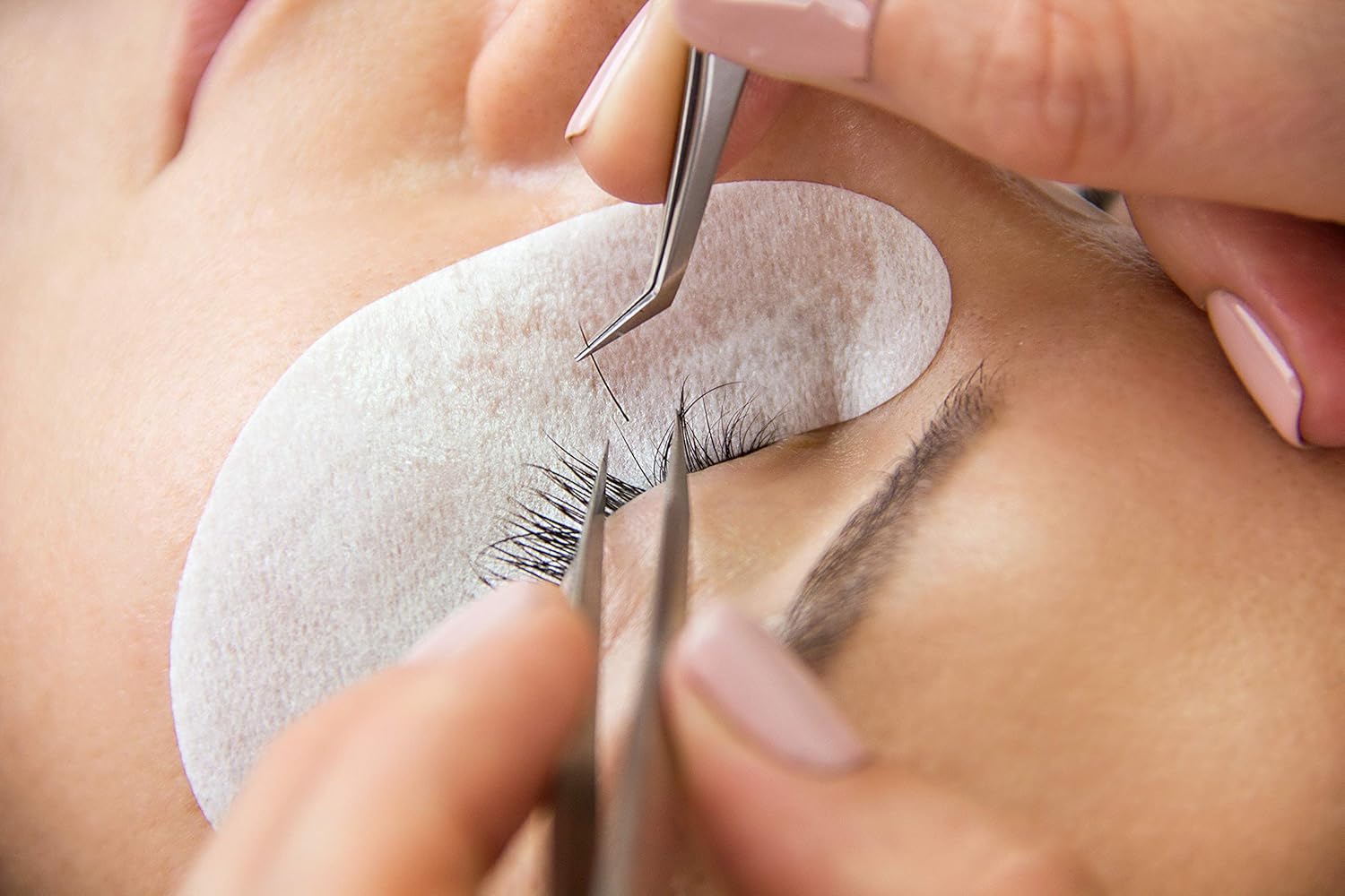 Extra Strong Eyelash Extension Glue - Stacy Lash 5 ml / 1 Sec Drying time/Retention – 7 Weeks/Maximum Bonding Power/Professional Use Only Black Adhesive/for Semi-Permanent Extensions Supplies : Beauty