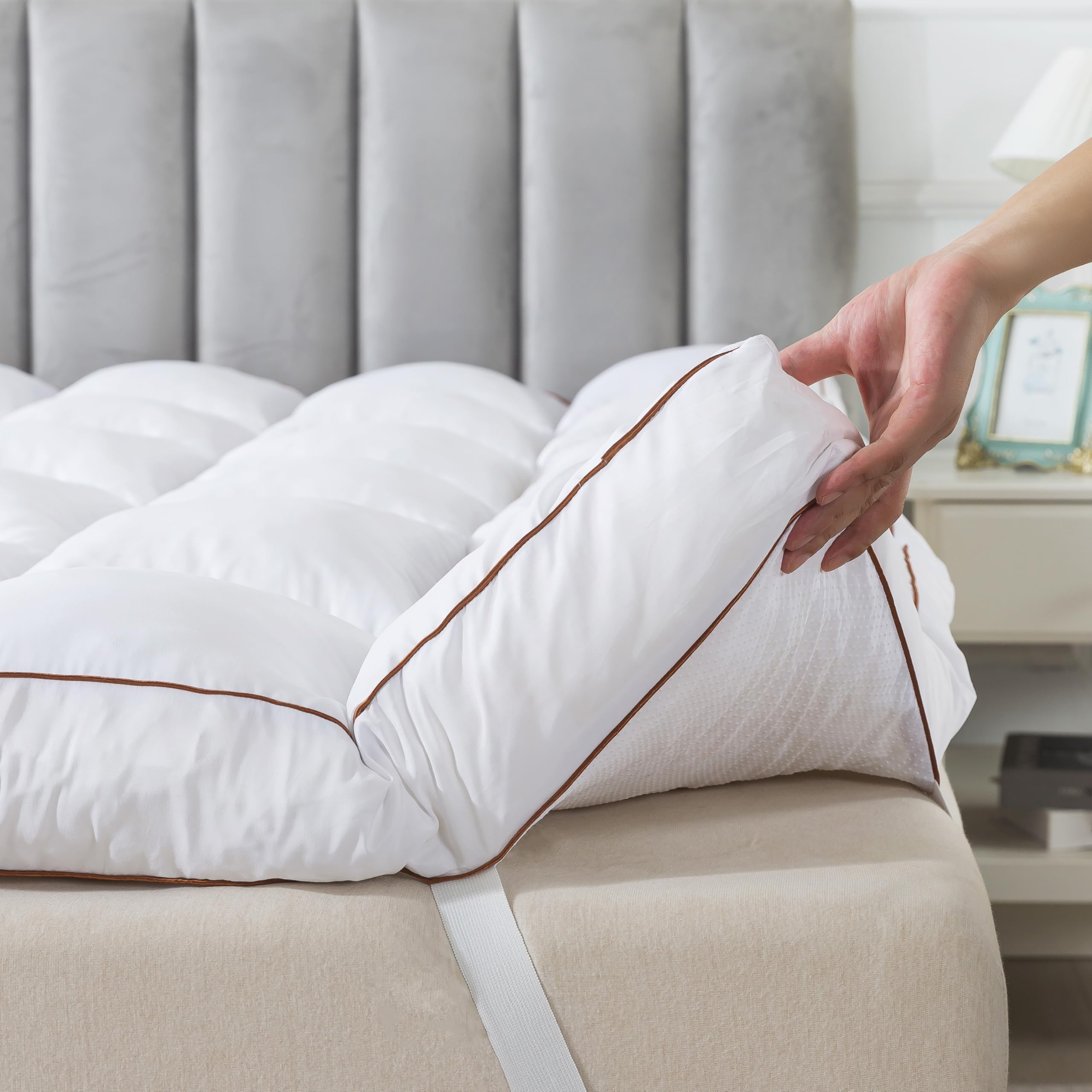 WhatsBedding 4 Inch Memory Foam Mattress Topper Twin Size, Supportive Fluffy Shredded Memory Foam Filled Pillow Top, Extra Soft Bed Topper for Back Pain Relief, 39x75 Inch