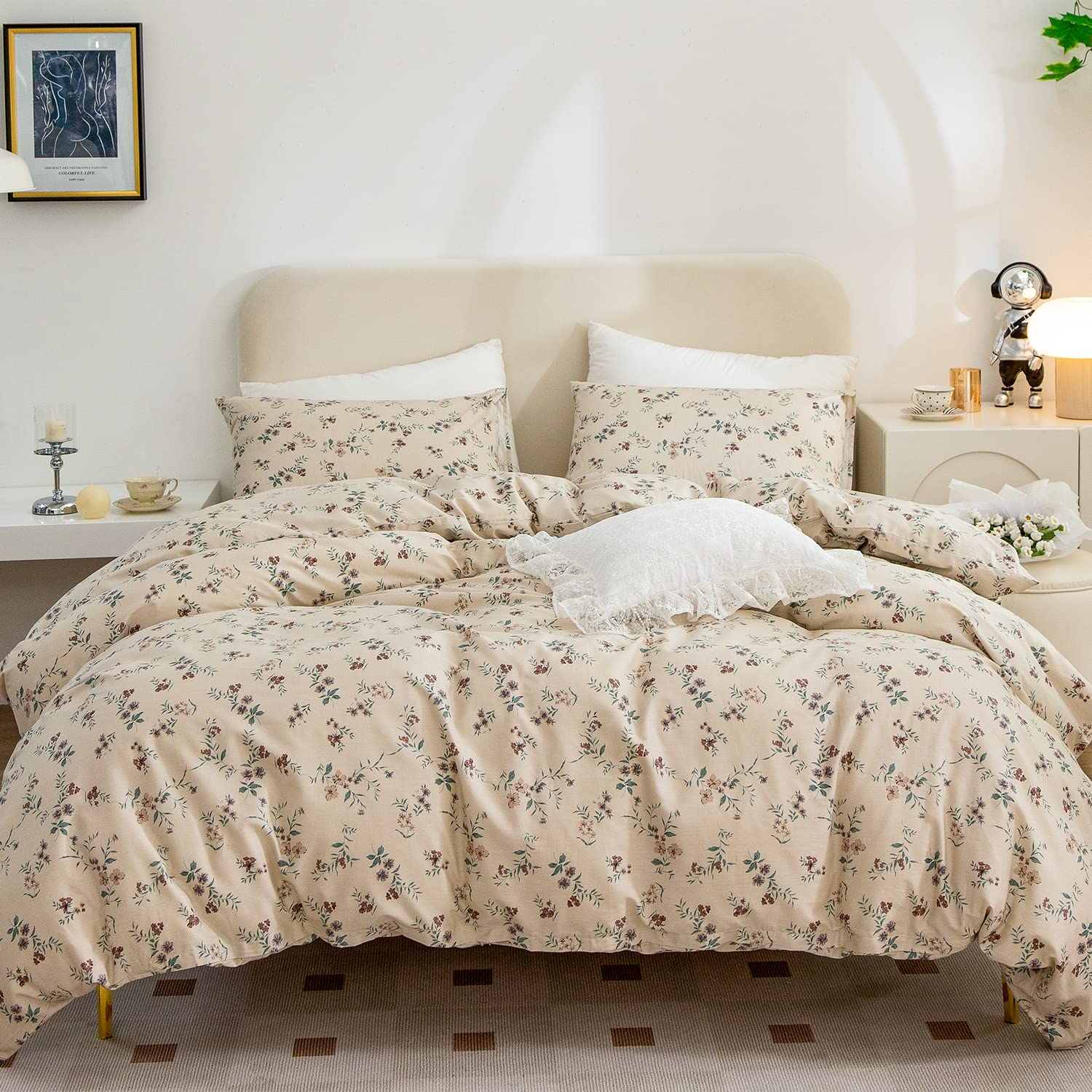 Photo 1 of King Size Floral Duvet Cover, 100% Brushed Microfiber 3-Piece Bedding Set, Vintage Floral Garden Style with Zipper Closure