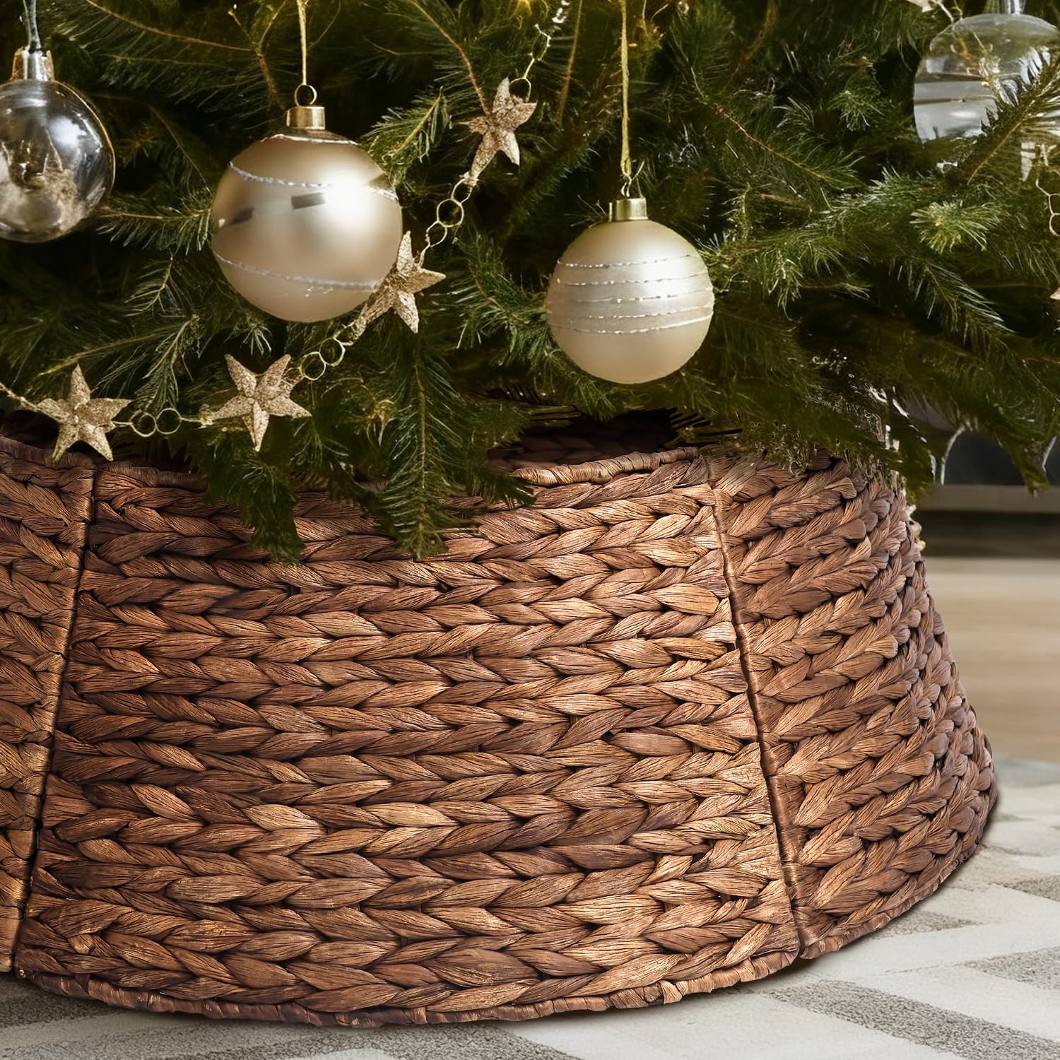 Photo 1 of *USED*
5-Piece Rattan Christmas Tree Collar - 26" Rustic Farmhouse Tree Skirt- Xmas Tree Base Cover for Christmas Decoration- Woven Holiday Tree Ring Accessory for Home, Living Room (Brown, 26 in)