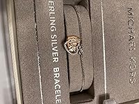 Review Image by Esther Gonzalez