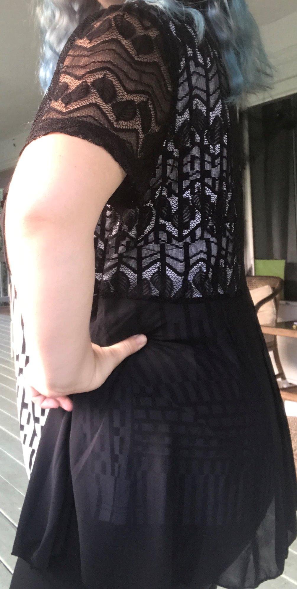 DILANNI Womens Lace Short Sleeve Comfy Tunic Tops for Leggings T-Shirt for Mom