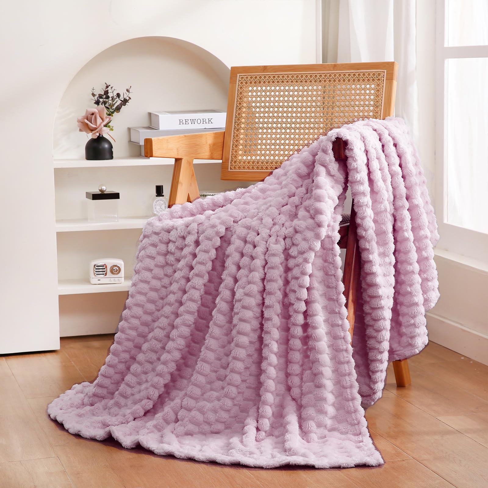 Puncuntex Light Purple Throw Blanket