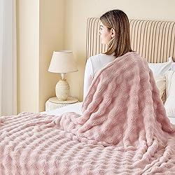 NEWCOSPLAY Throw Blanket for Couch Pink Super Soft