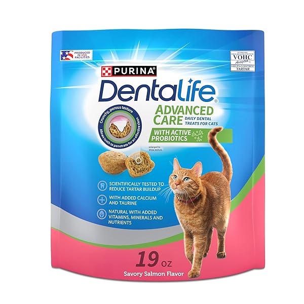 PURINA DENTALIFE MADE IN USA FACILITIES CAT DENTAL TREATS, SAVORY SALMON FLAVOR – 19 OZ. BAG