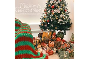 Maetoow Chenille Chunky Knit Blanket Throw （30×40 Inch）, Handmade Warm & Cozy Blanket Couch, Bed, Home Decor, Soft Breathable Fleece Banket, Christmas Thick and Giant Yarn Throws, Red & Green