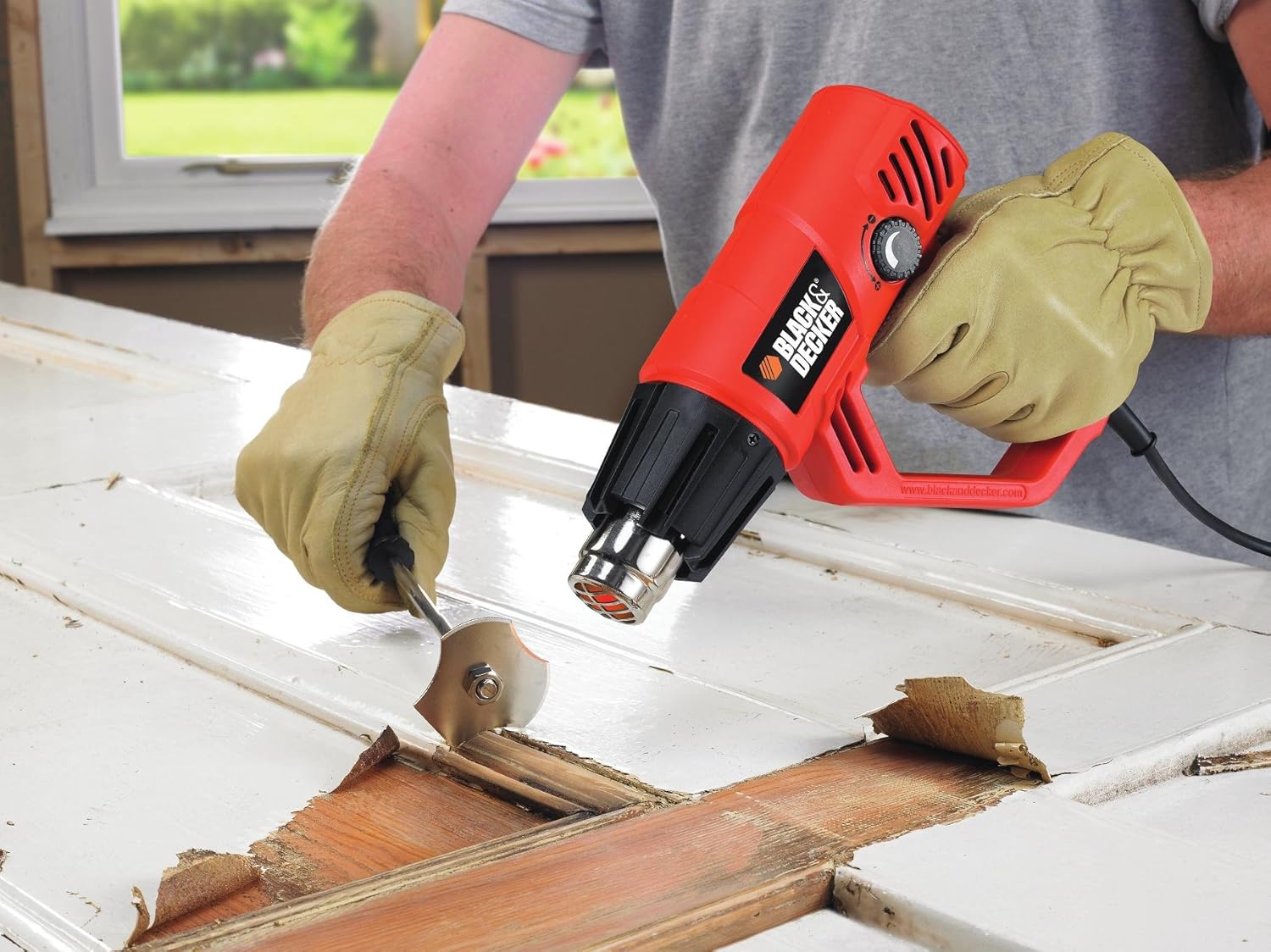 BLACK+DECKER 2000 W Heat Gun for Paint Stripping with 5 Accessories