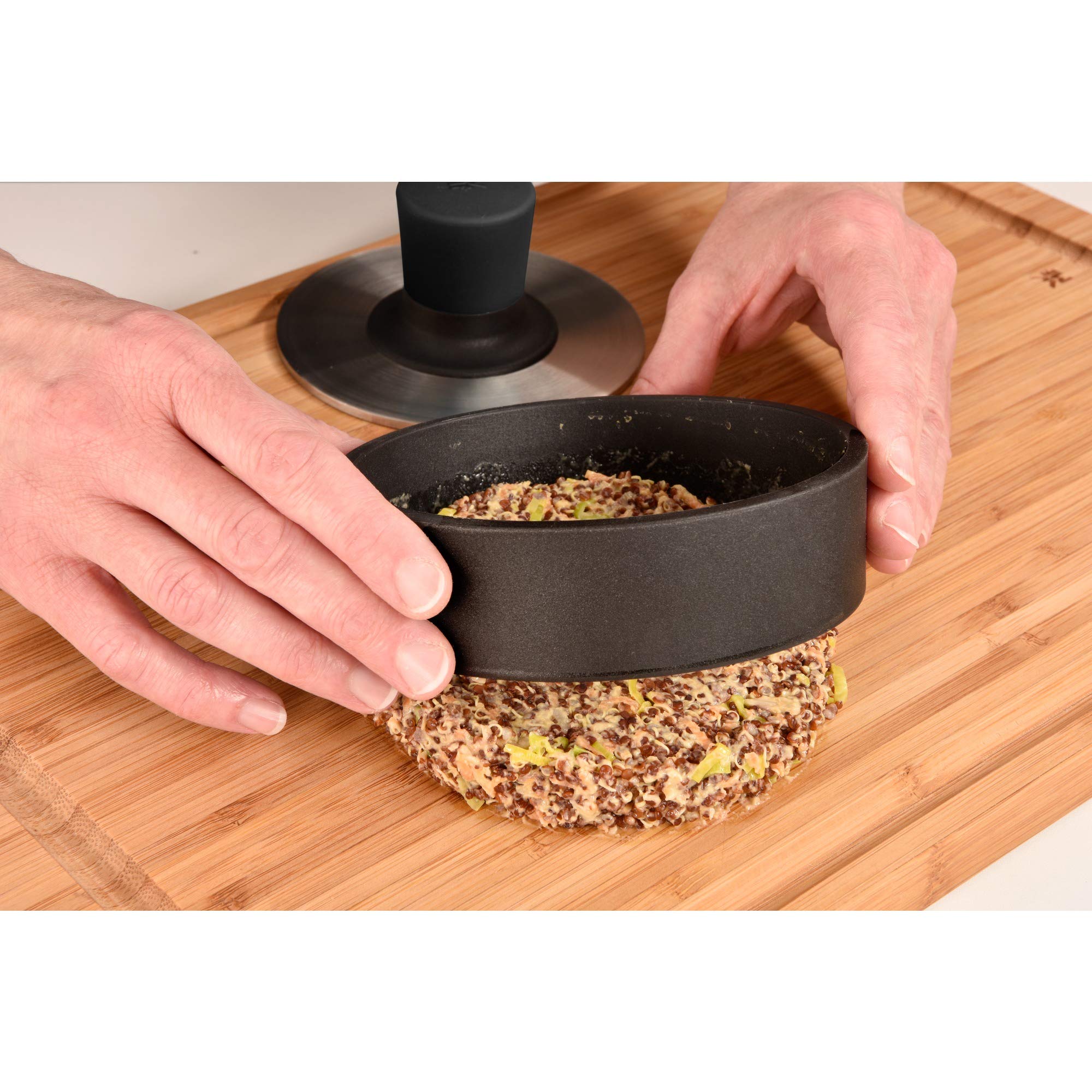 WMF BBQ Burgerpresse Edelstahl 12,5 cm, Pattypresse für gleichmäßige Patties für leckere Hamburger, Cheeseburger, Vegi-Burger-Presse, Gemüsepresse 7