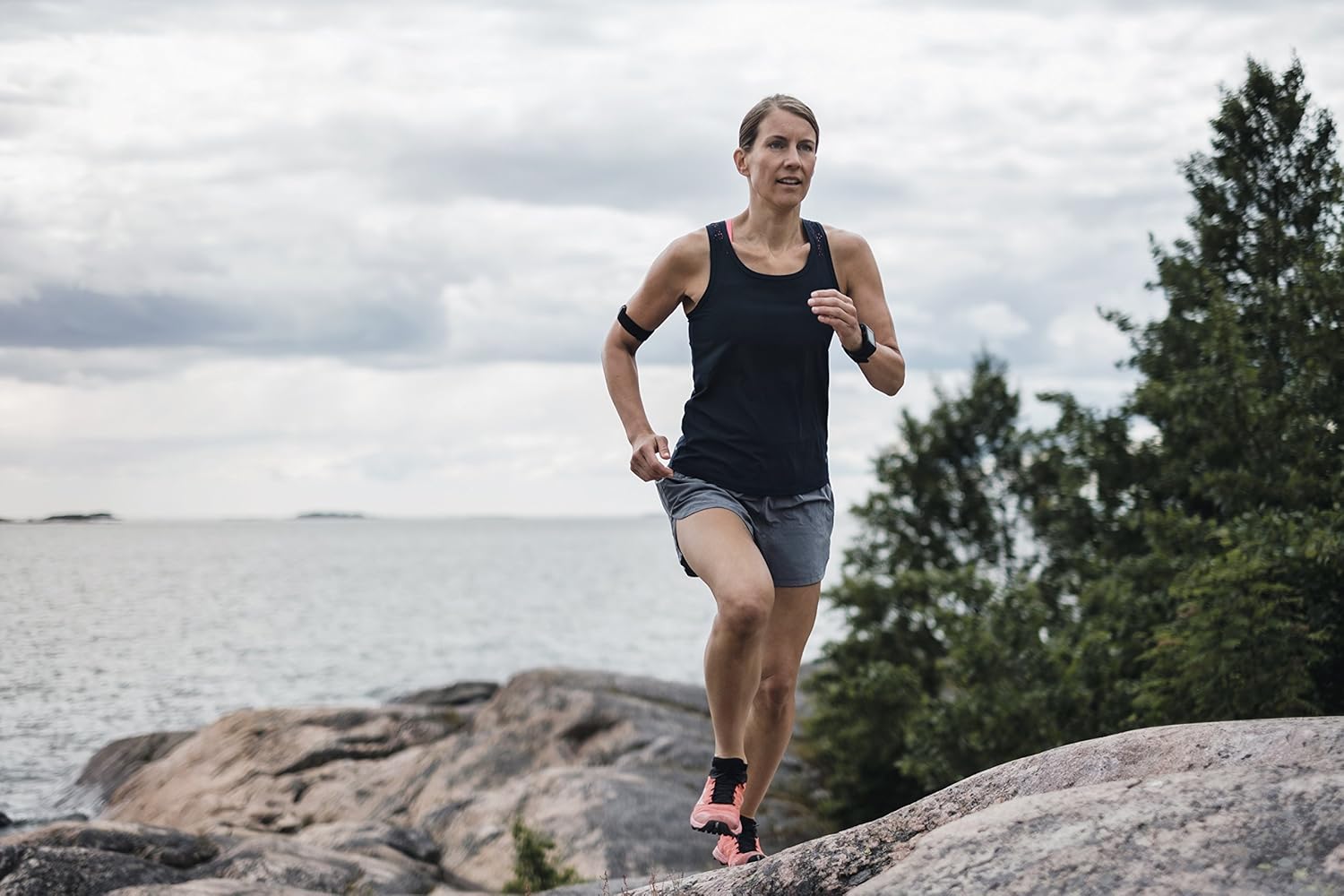 POLAR OH1 Armband Black : Sports & Outdoors