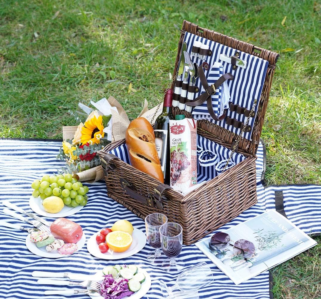 INNO STAGE Wicker Picnic Basket for 4, Picnic Set for 4,Willow Hamper Service Gift Set for Camping and Outdoor Party Best Gifts: Home & Kitchen