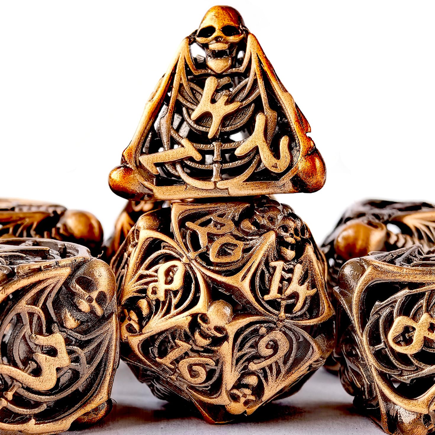 Metal dice Set D&D, Hollow Polyhedron DND 7pcs Dungeons and Dragons Metal dice Skull Style, Suitable for Role-Playing Games Such as Pathfinder RPG Shadow Run DND dice Set