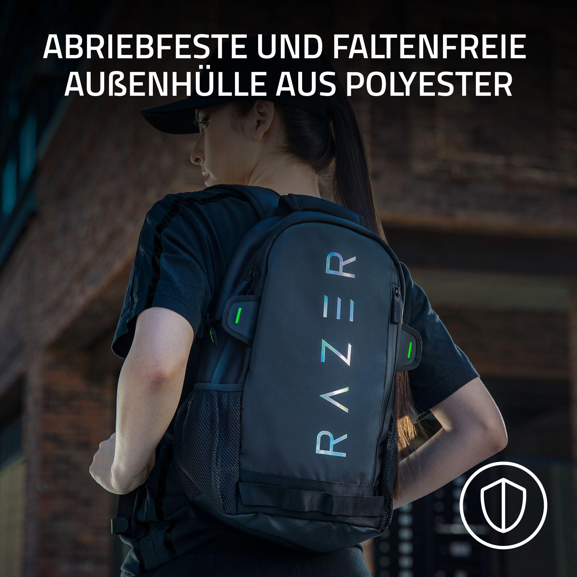 Razer Rogue V3 Backpack (13,3") Chromatic Edition - Kompakter Reise Rucksack (Fach für Laptop bis 13 Zoll, Abriebfest, Außenhülle aus Polyester) Schwarz 4