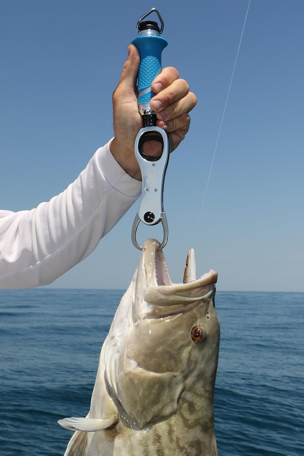 cuda fish gripper