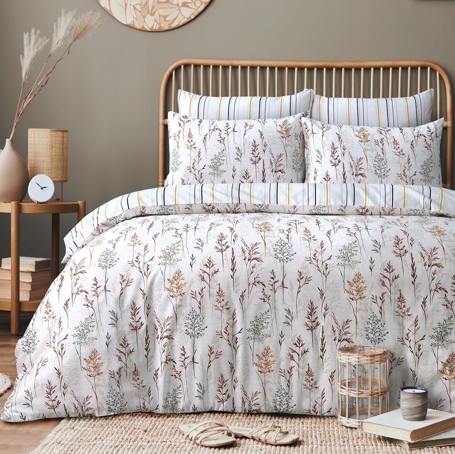 Bronwen Mathews Double Duvet Cover Sets - Reversible Printed Microfibre Duvet Cover Sets - Double Size Bedding Sets With Pillowcases (Wildflowers)