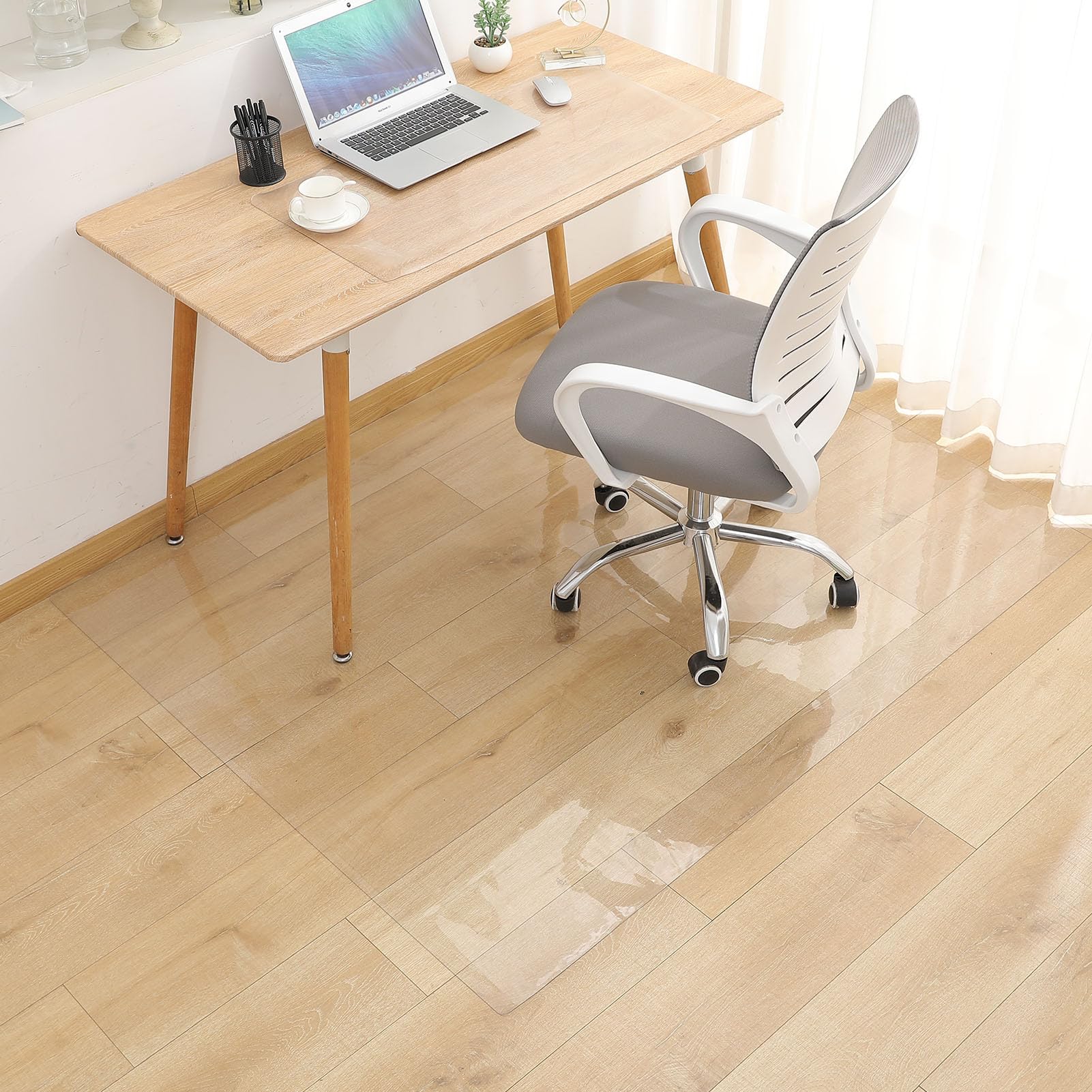 Yiwbj チェアマット エンボス加工 透明 135×180cm 厚み2mm クリア PVC 床保護マット フローリングマット 椅子 マット 床保護シート 大型デスク足元マット 特大サイズ オフィス/食卓/フロア/畳/机下 (厚さ2mm, 135*180cm) の商品画像