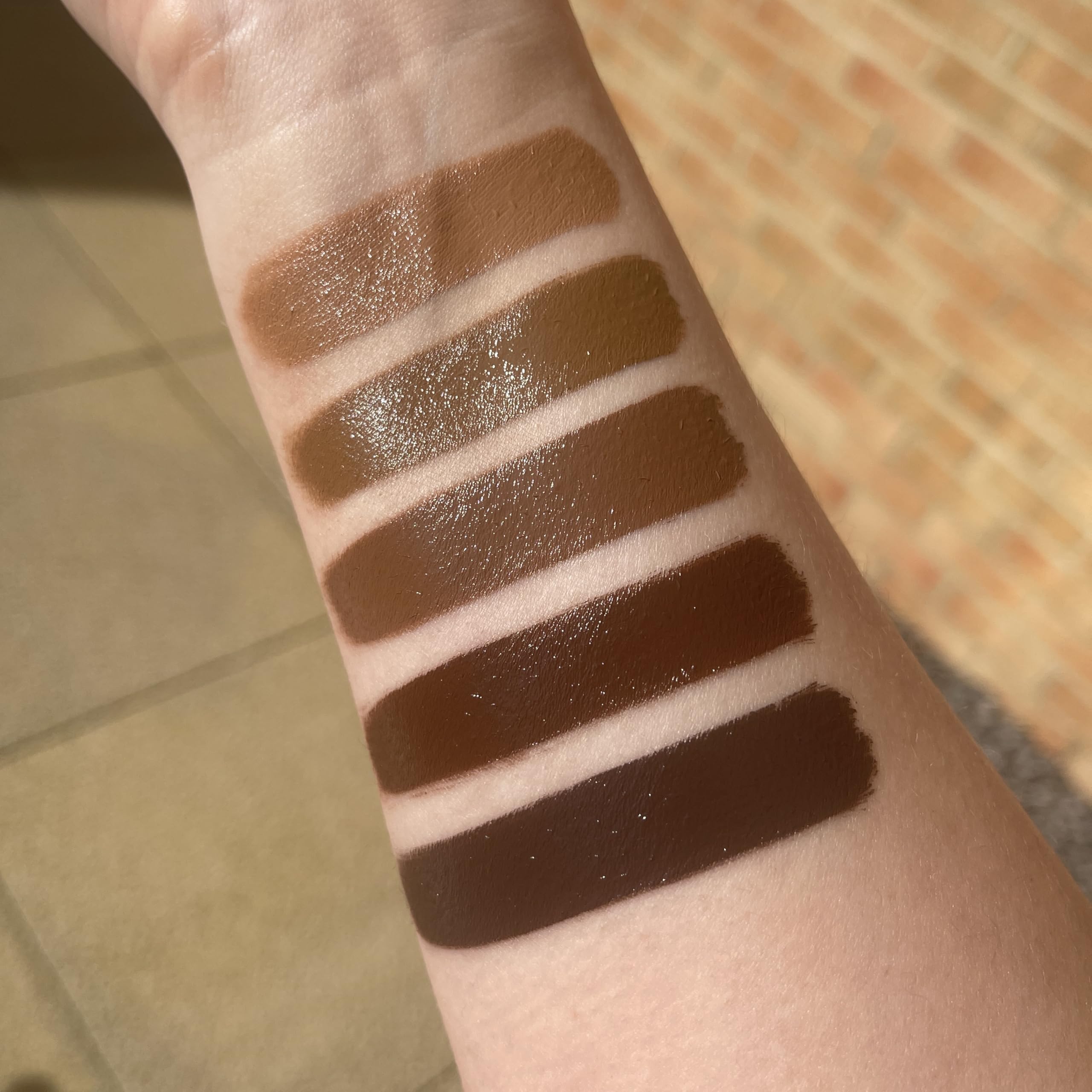 Revolution Beauty London Ultra Cream Face Bronzer, Buildable & Blendable Cream Contour, Vegan & Cruelty-Free, Light, 0.24 oz