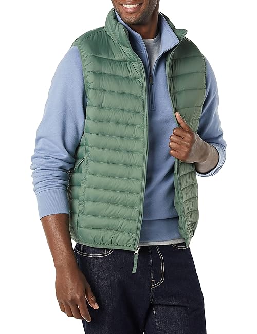 Amazon Essentials Men's Lightweight Water-Resistant Packable Puffer Vest, Green, Medium
