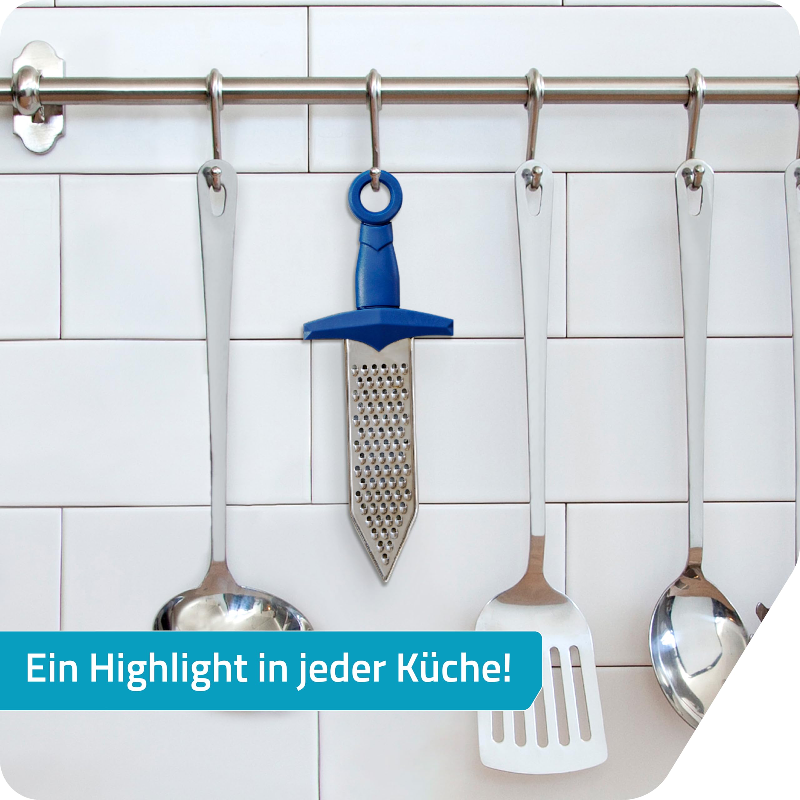 Peleg Design Gratiator – Kleine Käsereibe im Schwertdesign – Edelstahl Reibe für Parmesan, Muskatnuss, Ingwer und Gemüse – Zitronenreibe mit Zestenreißer und robustem Kunststoffgriff 3