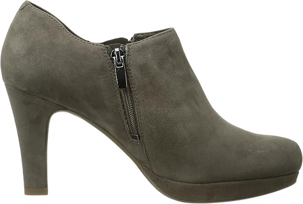 clarks amos kendra suede