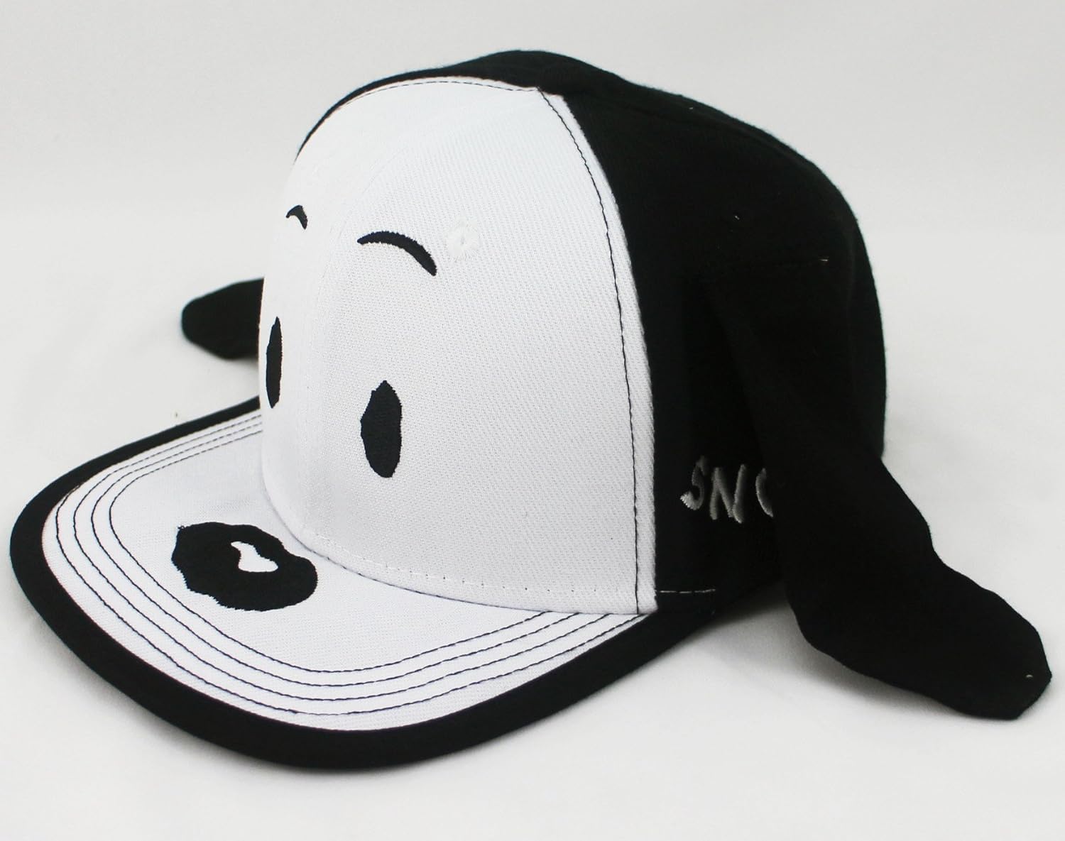 snoopy with a hat