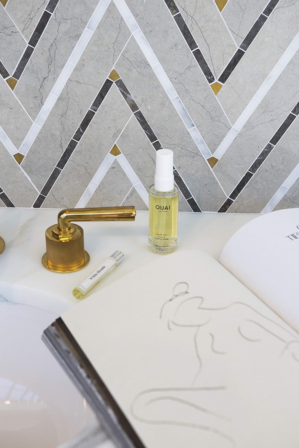 OUAI Hair Oil. Lightweight, Multitasking Oil Protects from UV/Heat Damage and Frizz, Adds Mega Shine and Smooths Split Ends. Safe for Colored Hair. Free from Parabens, Sulfates and Phthalates (1.5 oz): Beauty