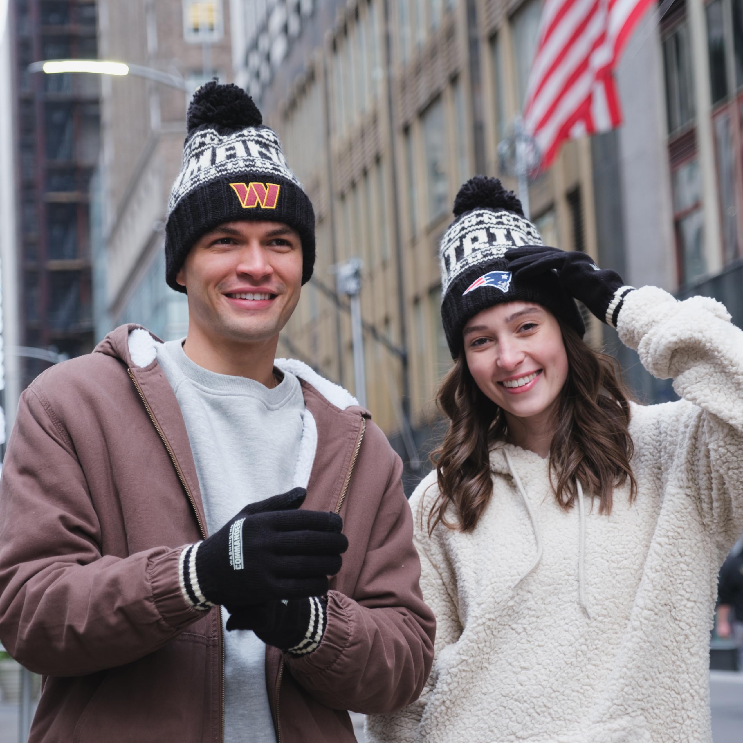 Ultra Game NFL Official Adults Unisex Super Soft Winter Beanie Knit Hat with Extra Warm Touch Screen Gloves, Green Bay Packers, Team Color 1, 1SIZE