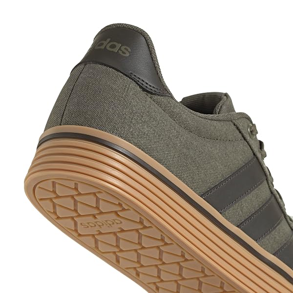 ADIDAS UNISEX-ADULT DAILY 4.0, OLIVE STRATA/SHADOW OLIVE/GUM, 4